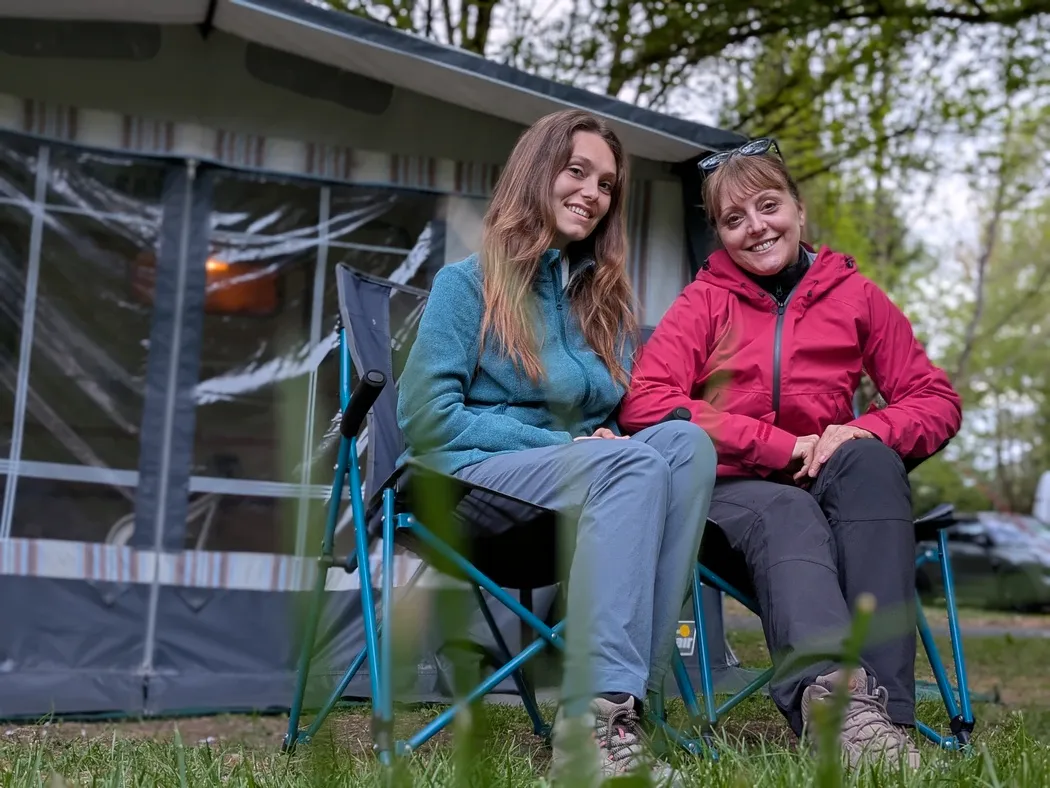 COMPOSTELLE 28 - Nos premières pèlerines au camping